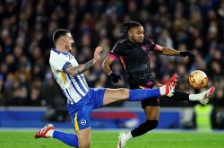 lol高校认证-切尔西后卫连续封堵对手,贡献关键扑救