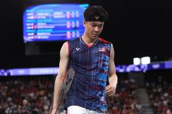 lol季中赛-关于马来西亚羽毛球队横扫中国羽毛球队,辛杜制霸全场的信息